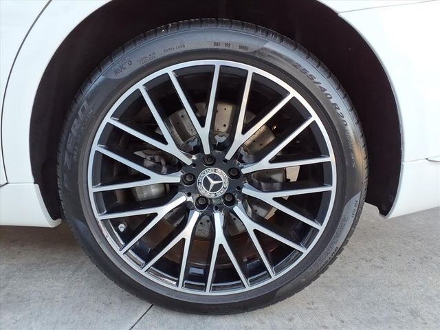Certified Used 2024 White Mercedes-Benz S 580 image 25