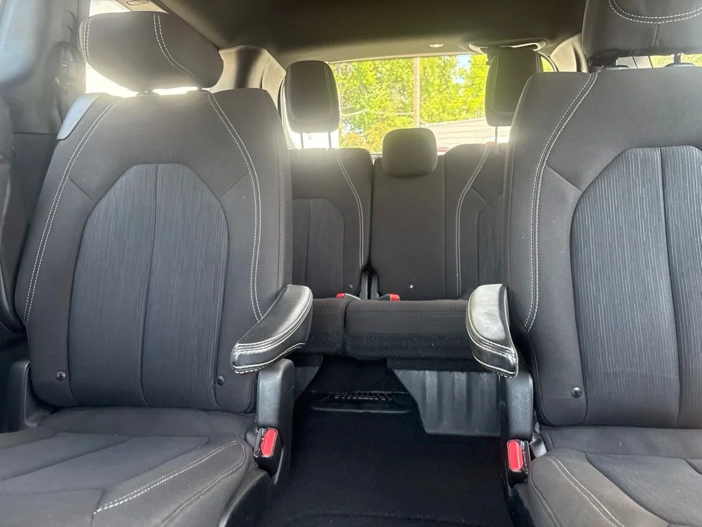 Used 2020 White Chrysler Touring image 38