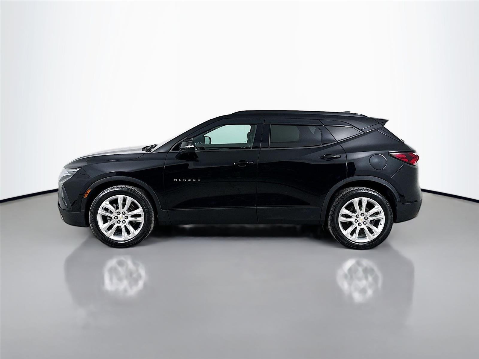 Used 2019 BLACK Chevrolet 4DR AWD LT image 6