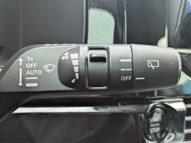 Used 2025 Gray Nissan Platinum image 29
