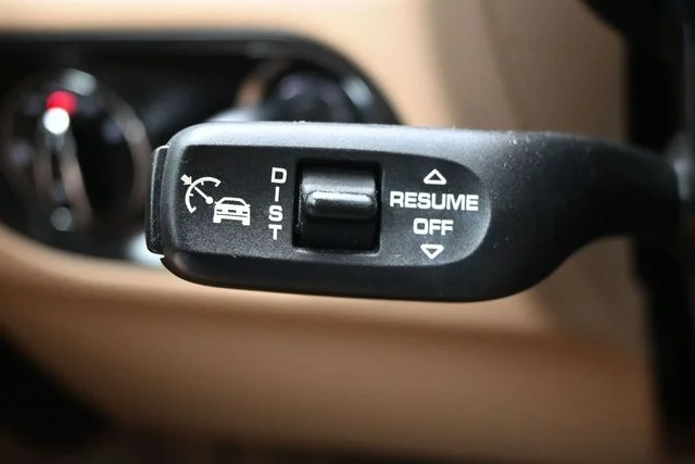 Used 2019 Blue Porsche Base image 21