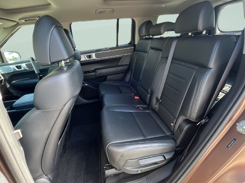 Used 2024  Hyundai Limited image 10