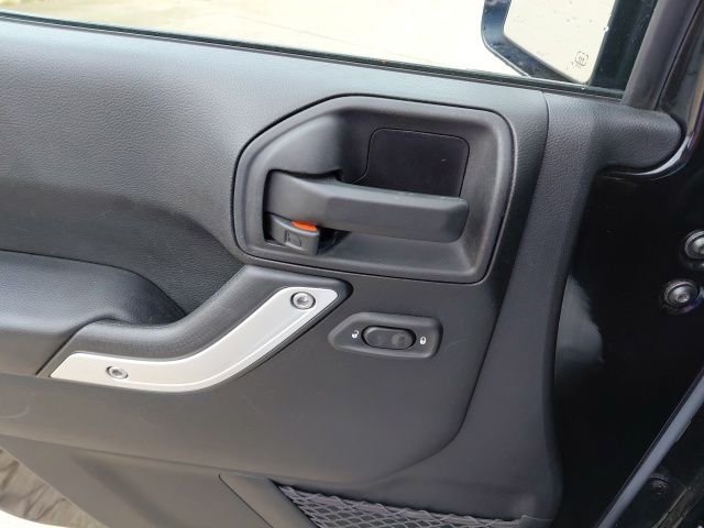 Used 2016 Black Clearcoat Jeep Sahara image 14