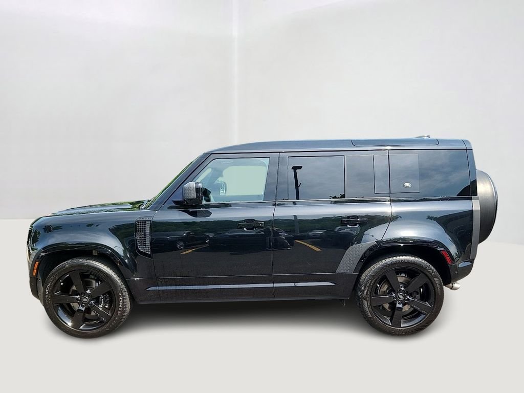 Certified Used 2023 Santorini Black Metallic Land Rover V8 image 7