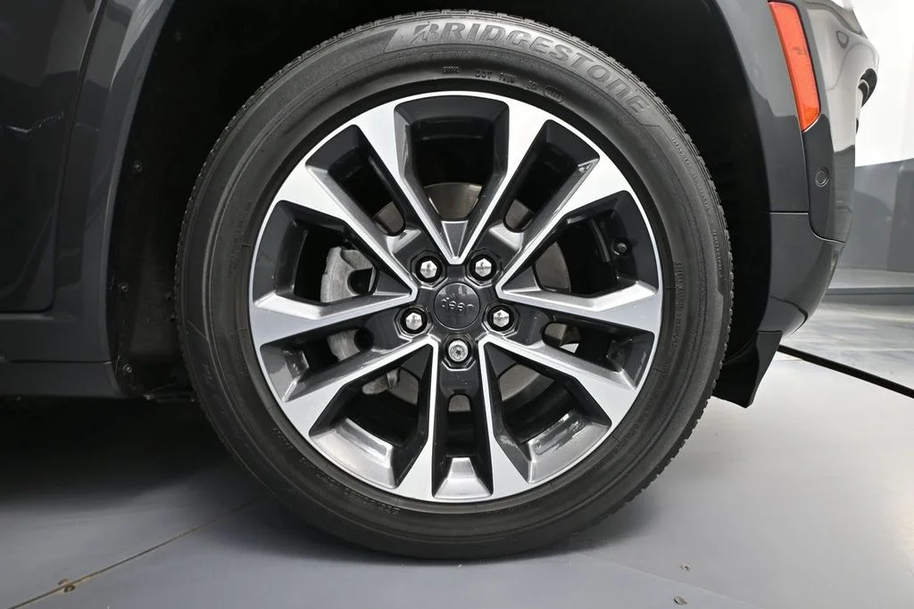 Used 2023 Gray Jeep Overland 4xe image 12