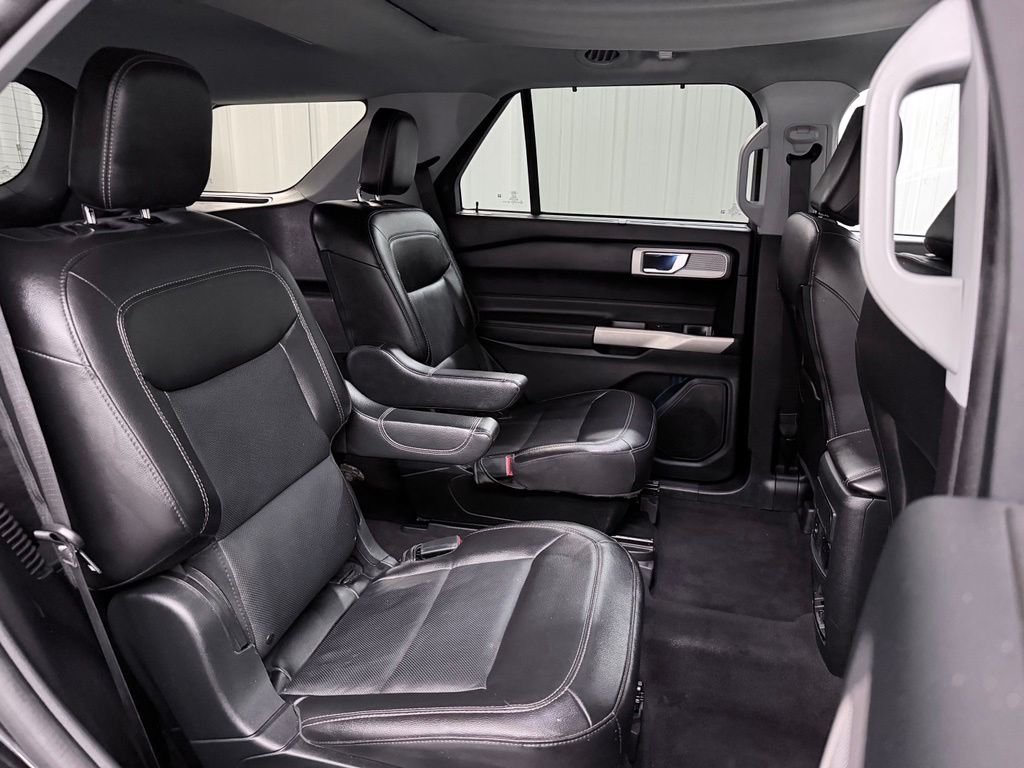 Used 2022 Black Ford Limited image 41