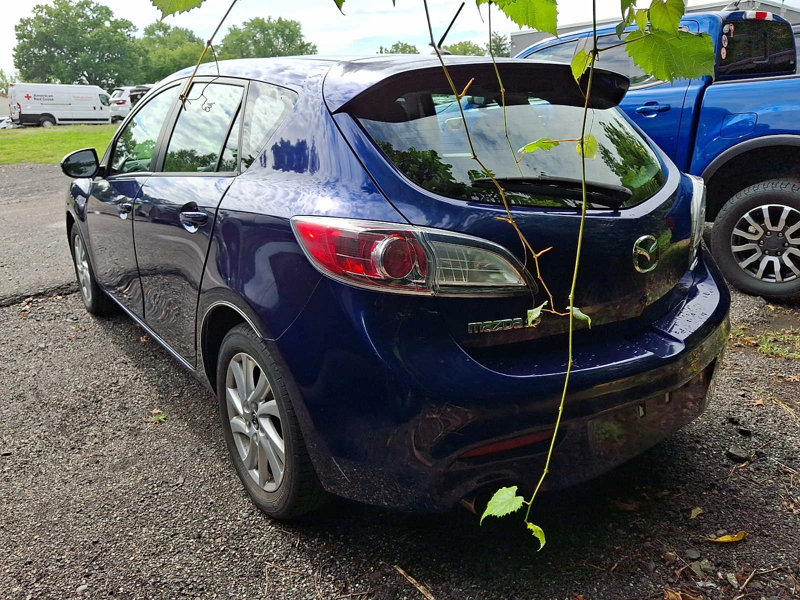 Used 2013 Indigo Lights Mica Mazda i Touring image 4