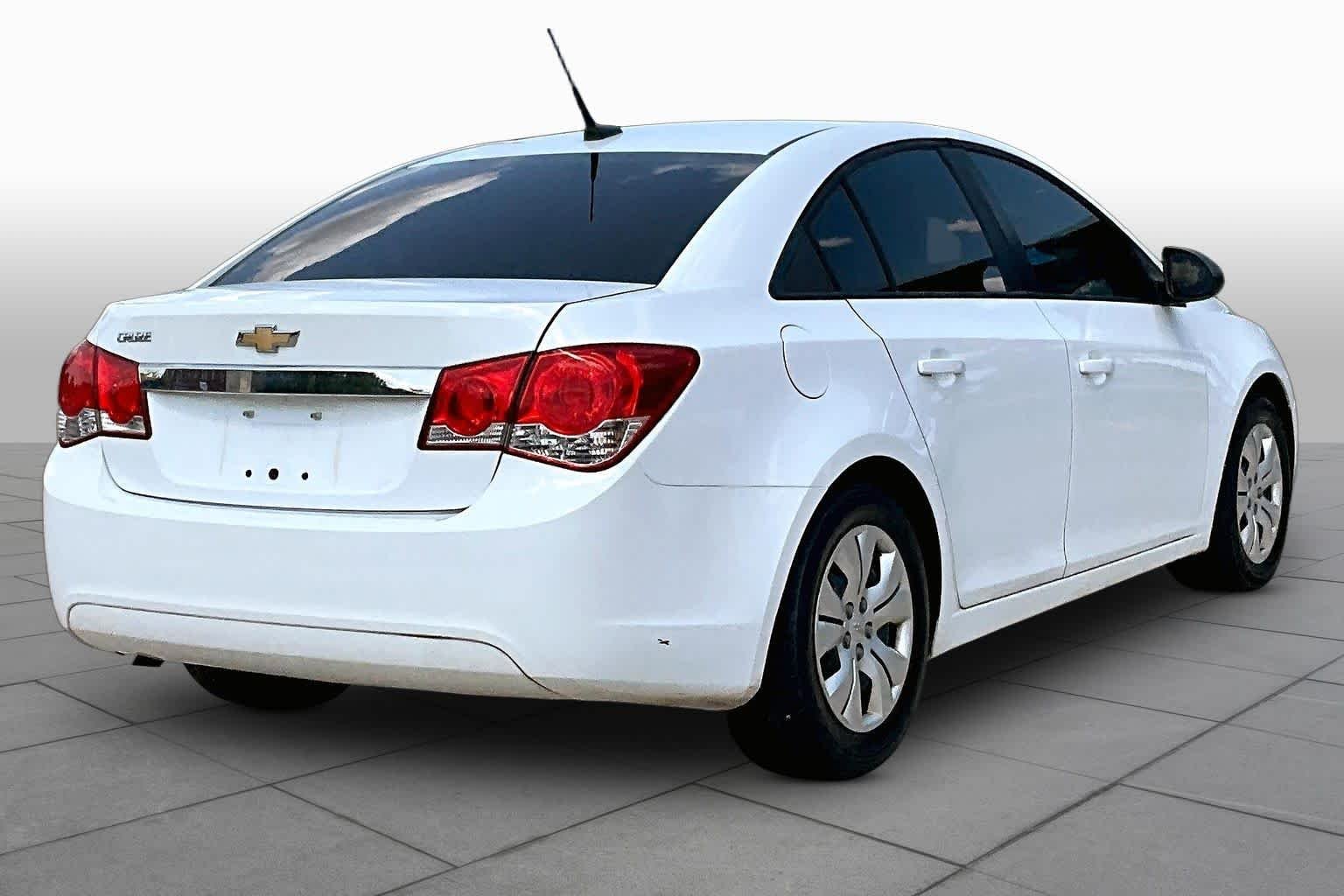 Used 2013 Summit White Chevrolet LS image 12