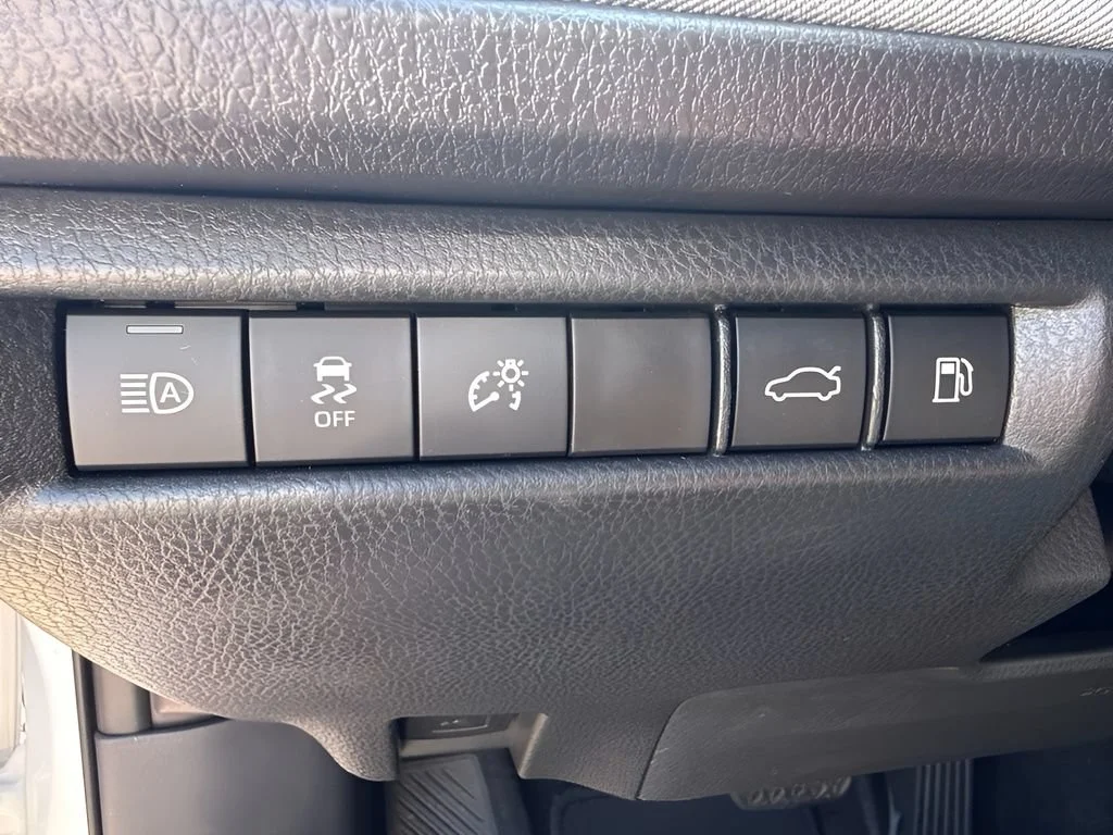 Used 2025 White Toyota LE image 25