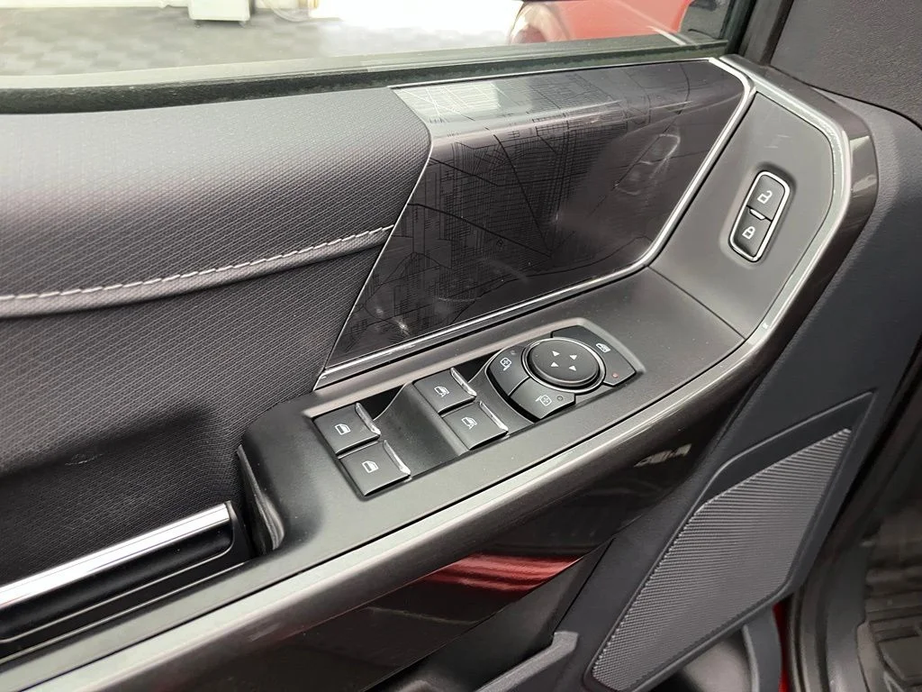 Used 2023 Red Ford XLT image 17