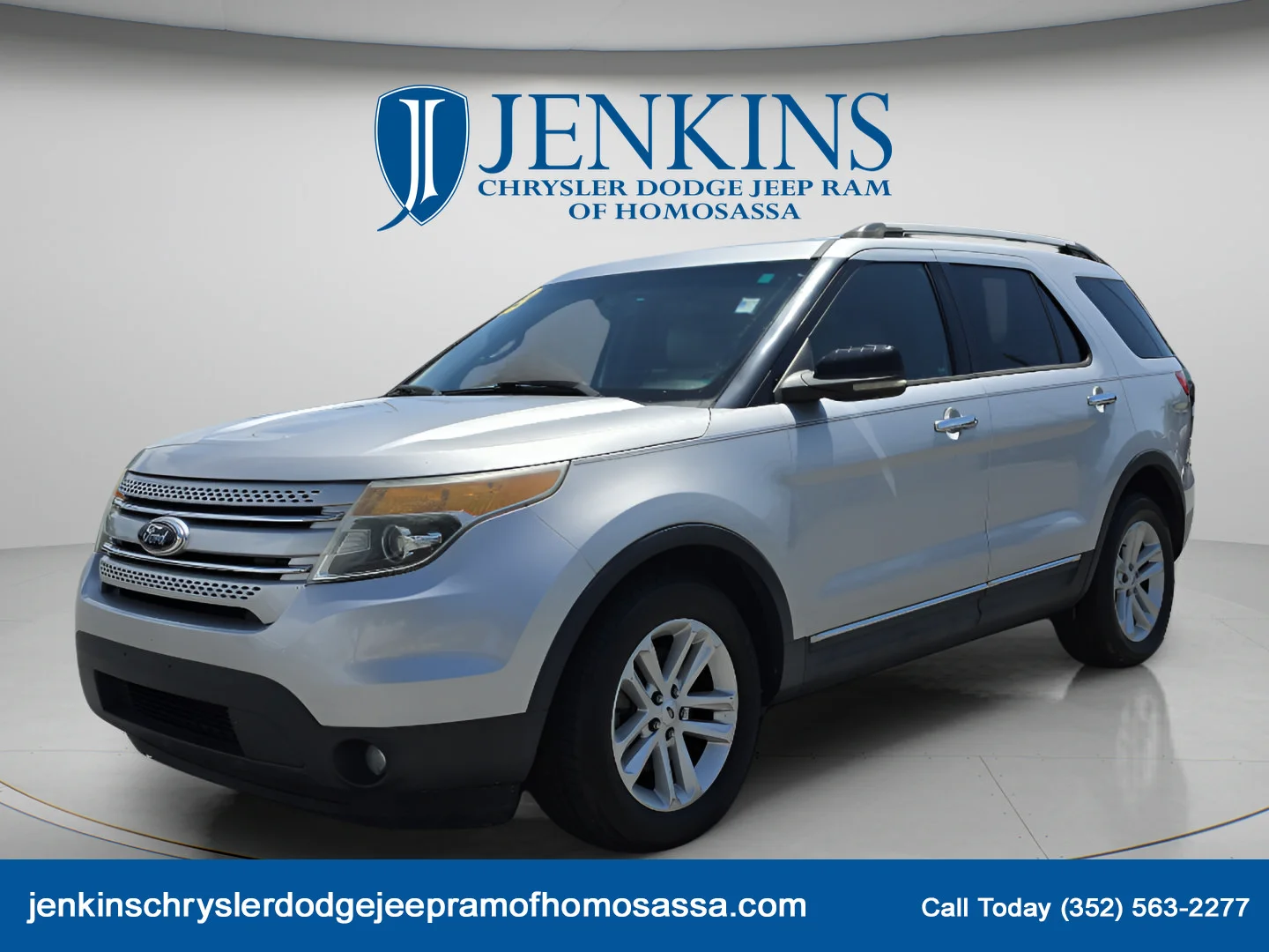 Used 2013 Ingot Silver Ford XLT image 11