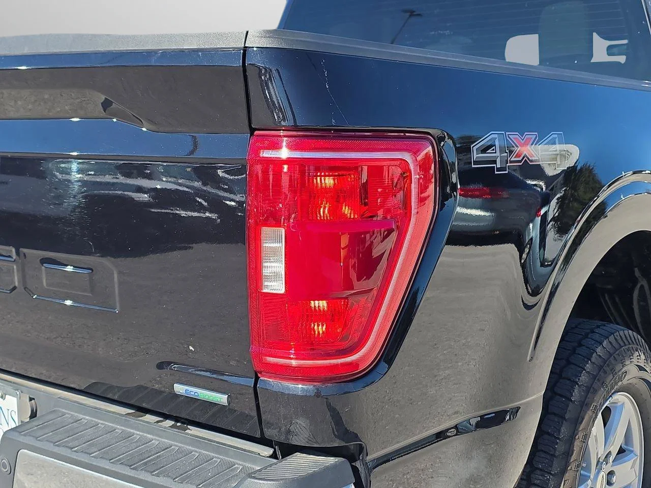 Used 2023 Agate Black Metallic Ford XLT image 45