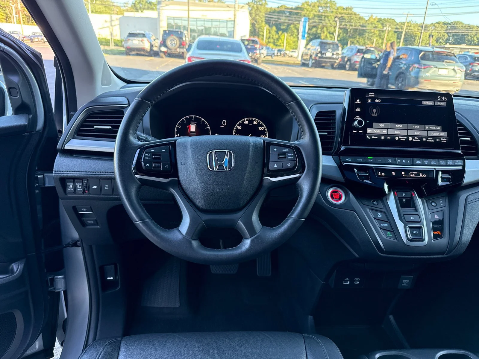 Used 2025 Solar Silver Metallic Honda EX-L image 14