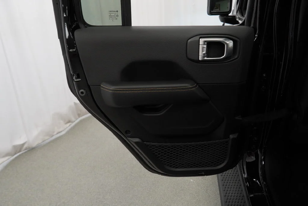 New 2027 Black Clear-Coat Paint Jeep Sahara image 31