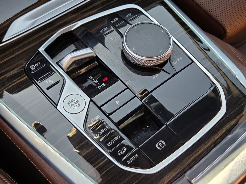 Used 2025 White BMW xDrive40i image 34