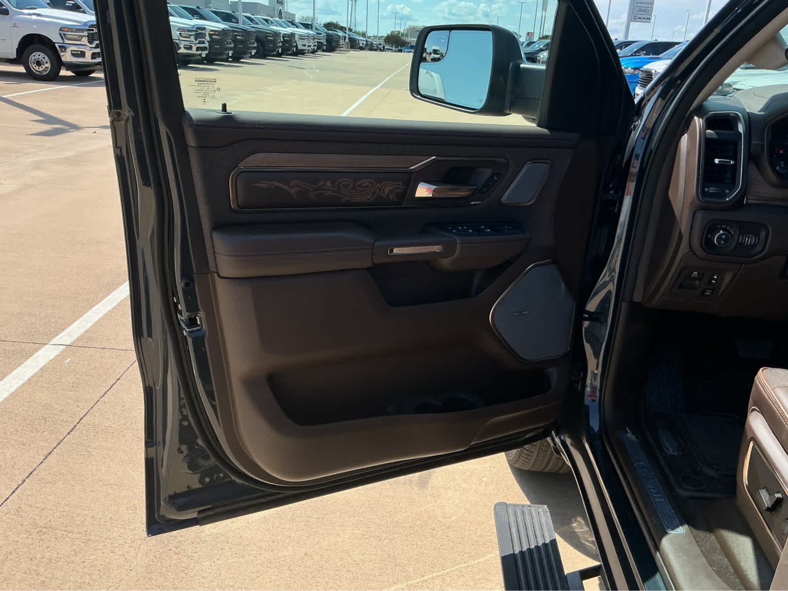 2026 RAM 1500 Limited Longhorn - Photo 18