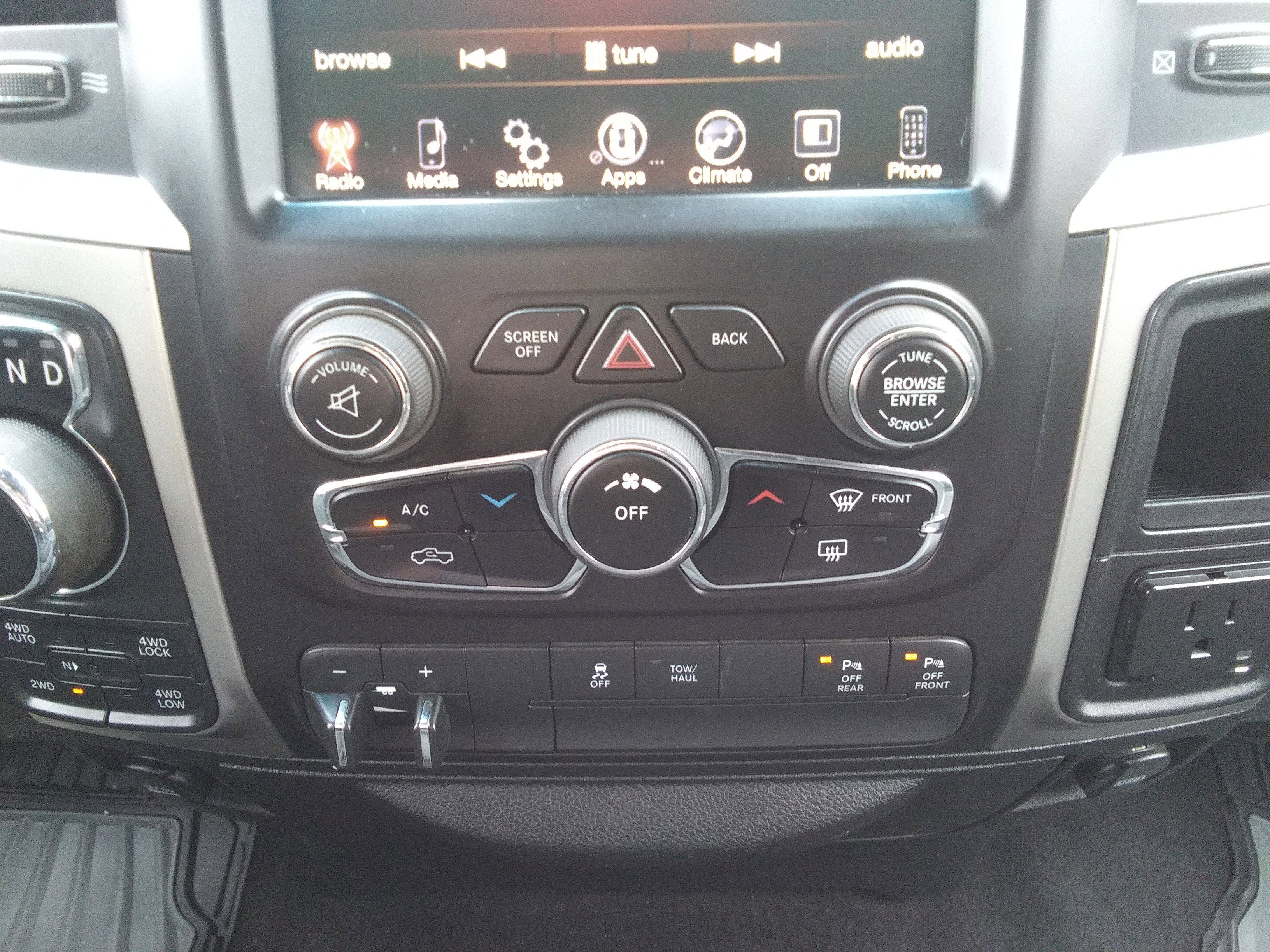 Used 2014 White Ram Big Horn image 18