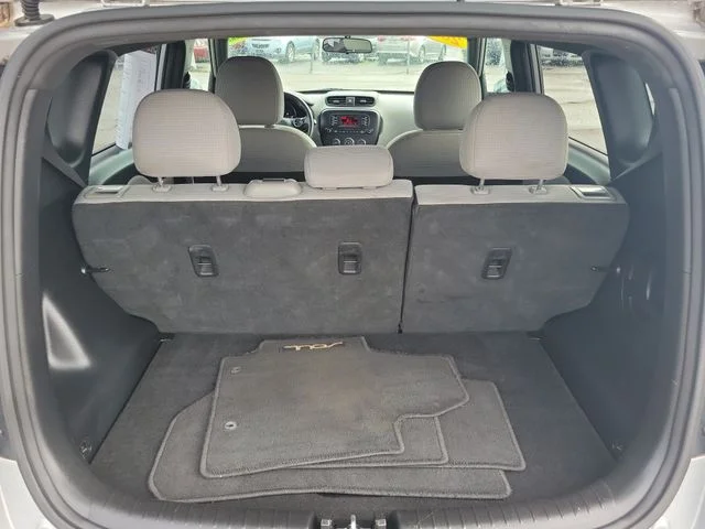 Used 2016 Silver Kia Base image 7