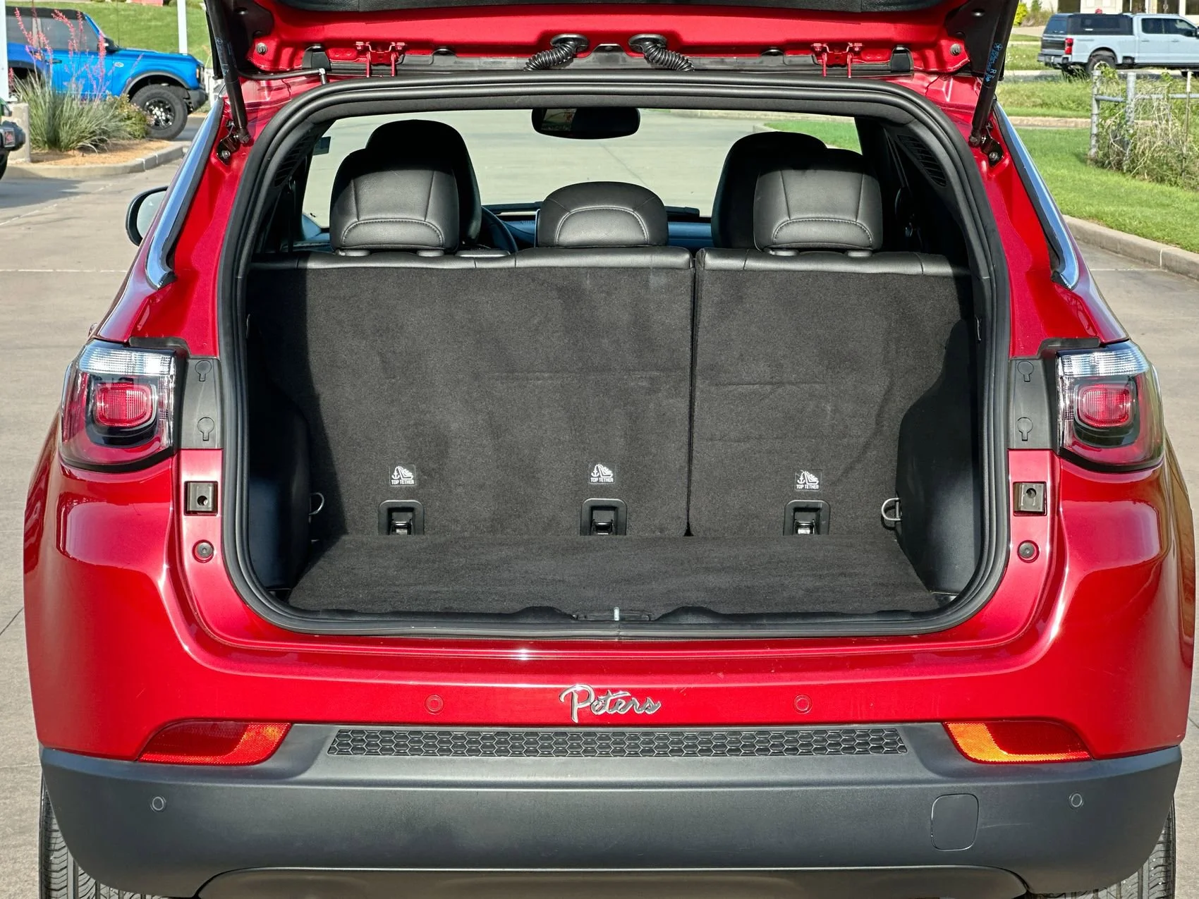 Used 2025 Red Hot Pearlcoat Jeep Limited image 23