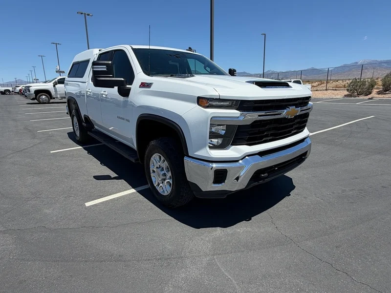 2024 Chevrolet Silverado HD LT 4WD Double Cab Standard Box's photo