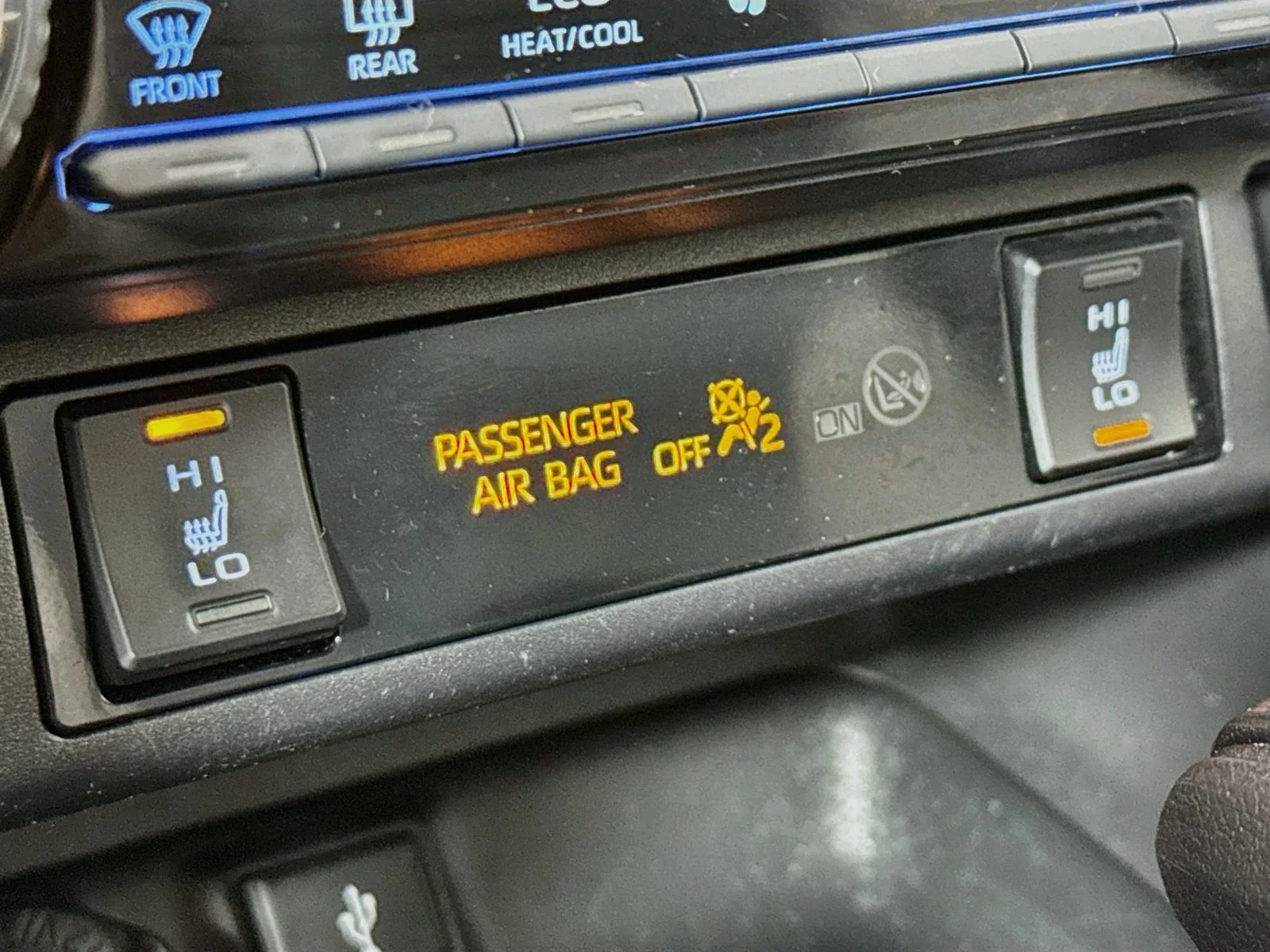 Certified Used 2020 Silver Toyota XLE image 19