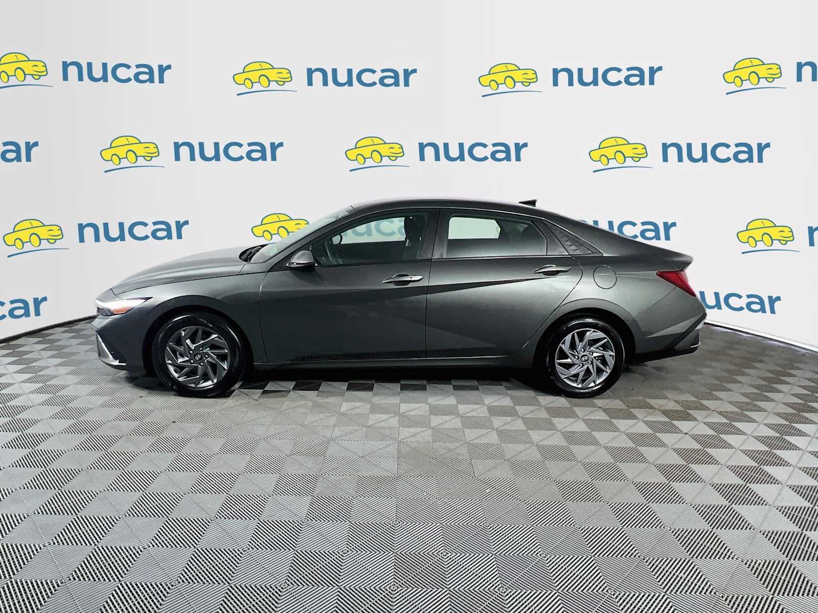 Used 2025 Amazon Gray Hyundai Blue image 4