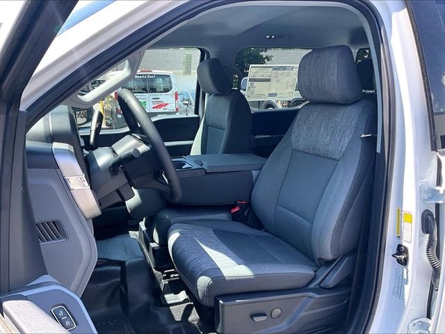New 2026 Oxford White Ford XLT image 9