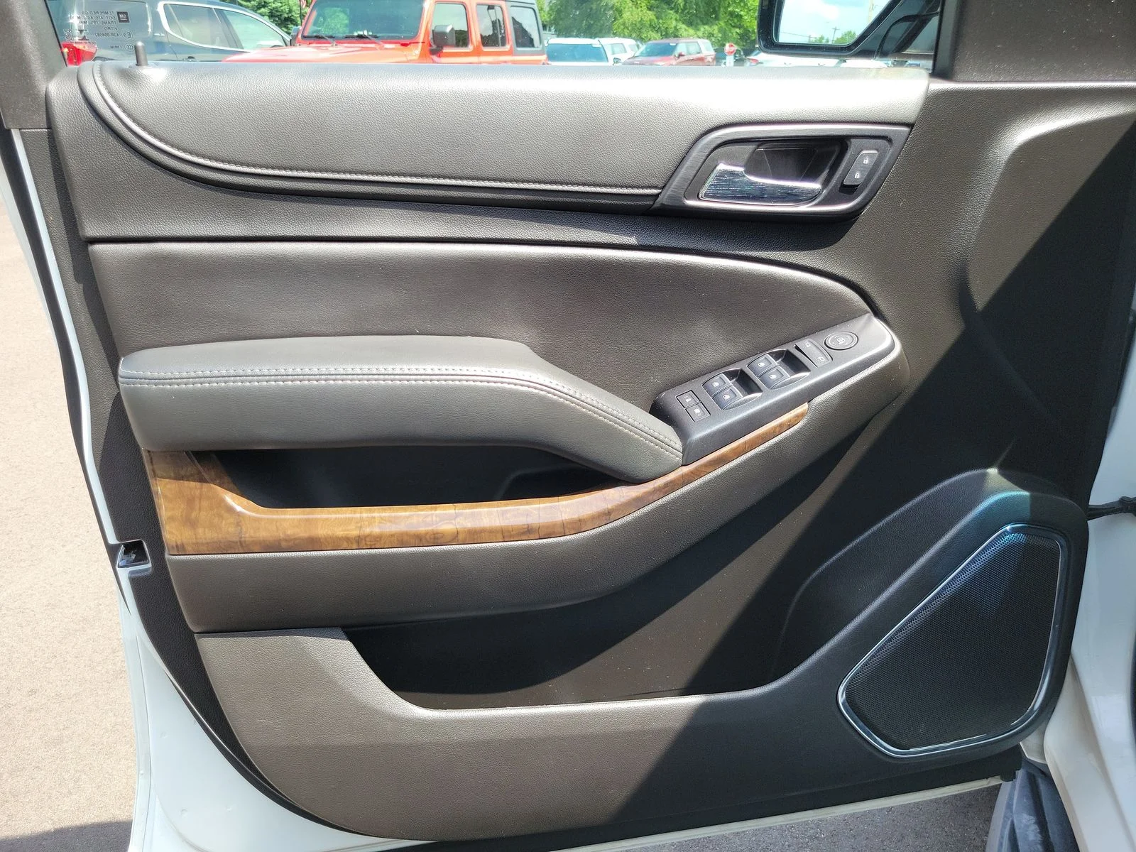Used 2019 Summit White Chevrolet LS image 7