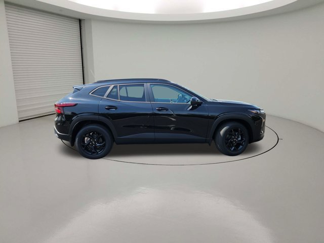 2026 Chevrolet Trax LT - Photo 8