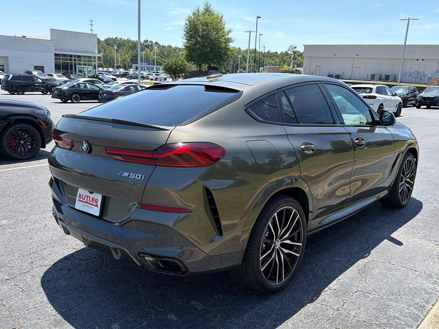Used 2023 Manhattan Green Metallic BMW M50i image 5