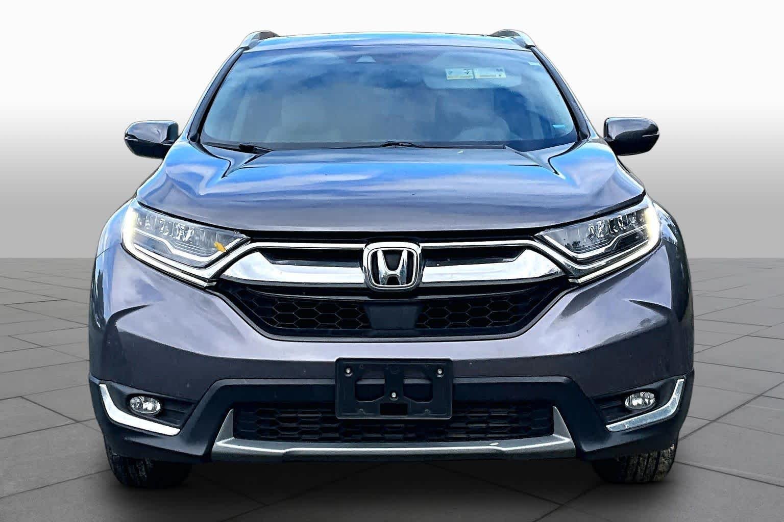 Used 2018 Gunmetal Metallic Honda Touring image 4