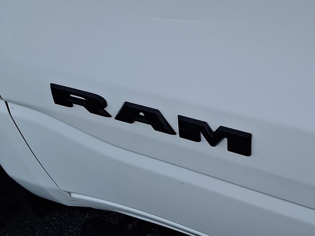 Used 2022 White Ram Big Horn/Lone Star image 33