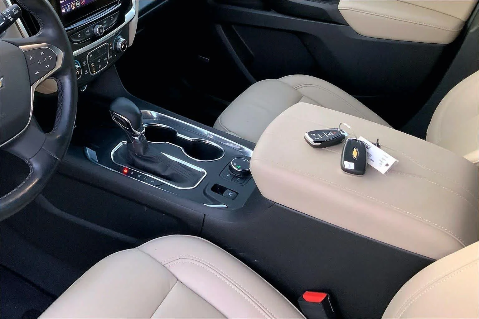 Used 2023 Silver Sage Metallic Chevrolet LT Leather image 15