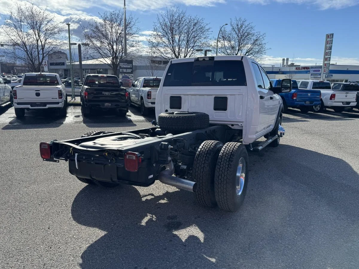 New 2026 White RAM Tradesman 4x4 Crew Cab 172.4" WB image 5