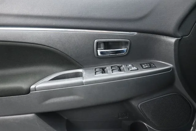 Used 2024 Silver Mitsubishi 2.0 ES image 22
