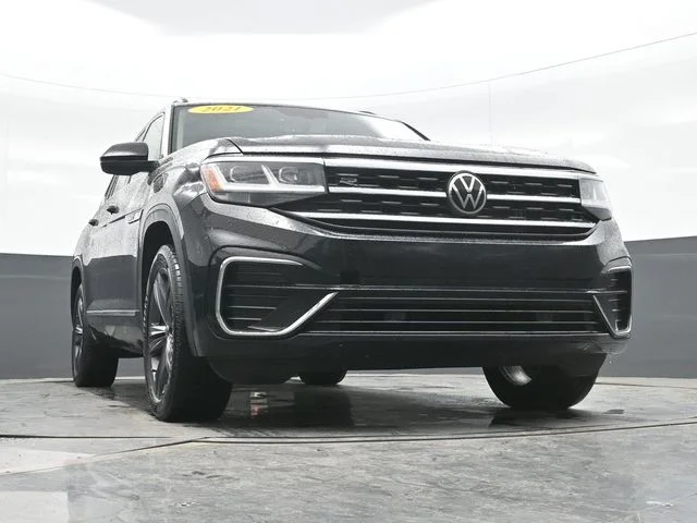 Used 2021  Volkswagen 3.6L V6 SE w/Technology R-Line image 22