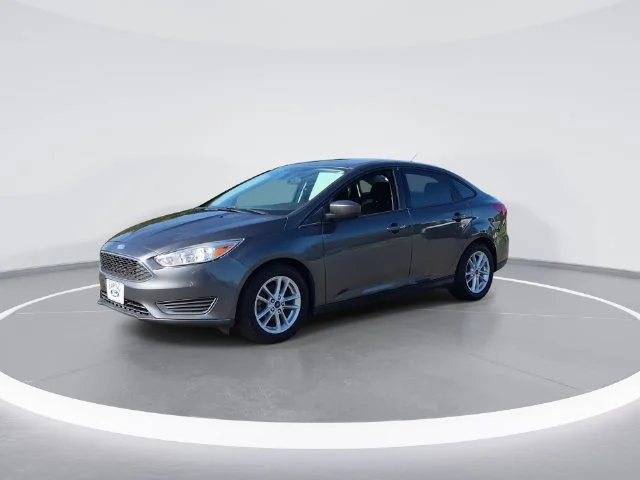 Used 2018 Gray Ford SE image 4