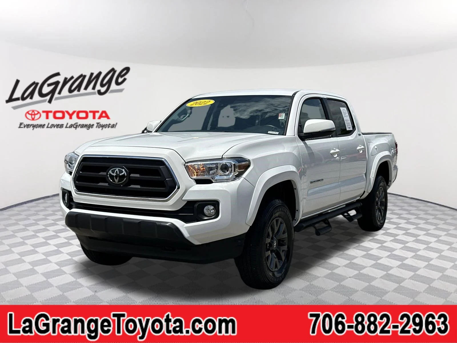 2022 Toyota Tacoma SR5 Double Cab 2WD V6 Auto Short Bed's photo