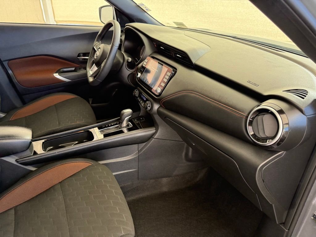 Used 2024 Super Black Nissan SR image 15