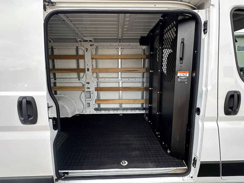 Used 2025 White Ram Base image 15