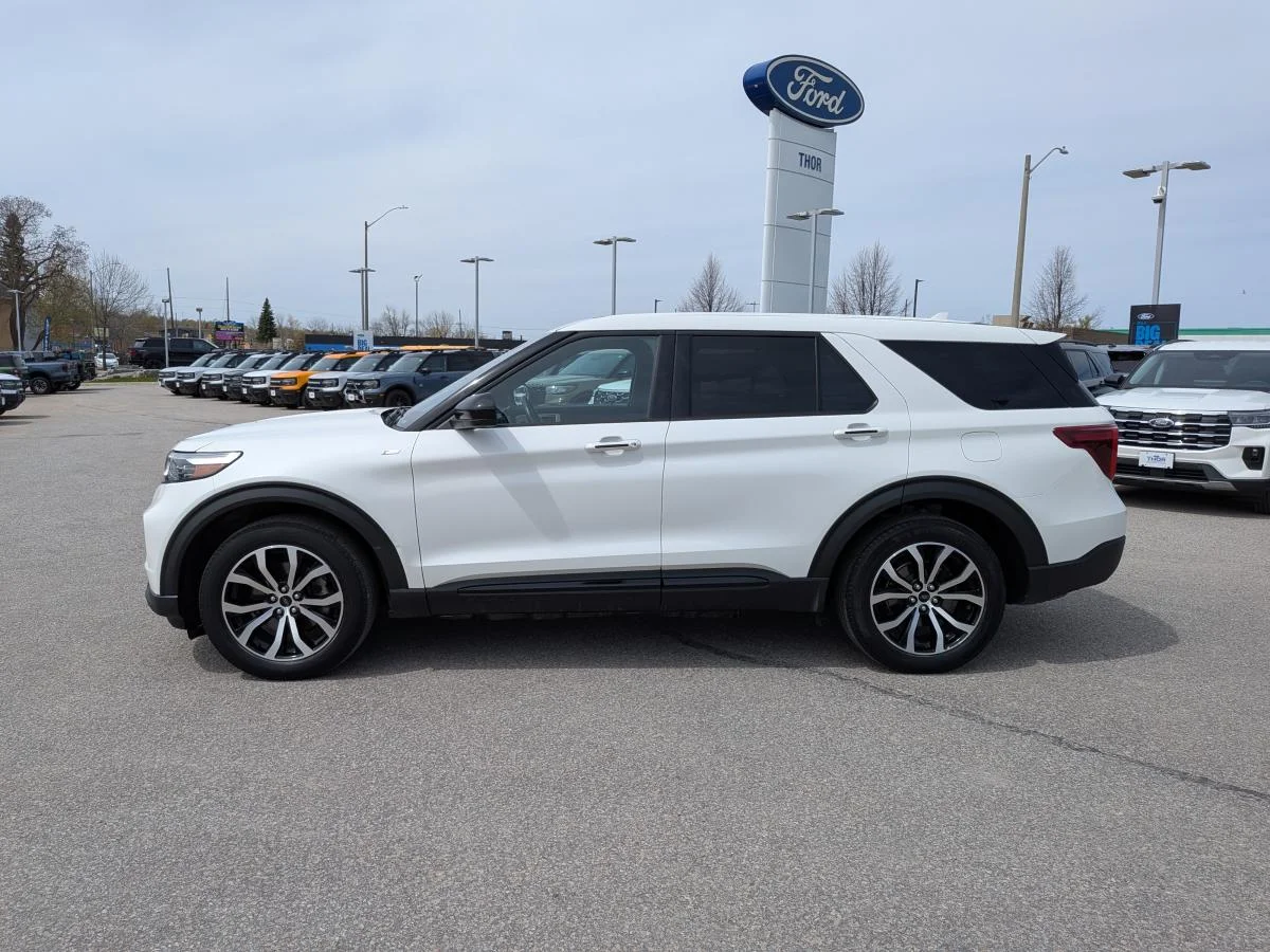 Used 2022 White Ford St-Line image 10