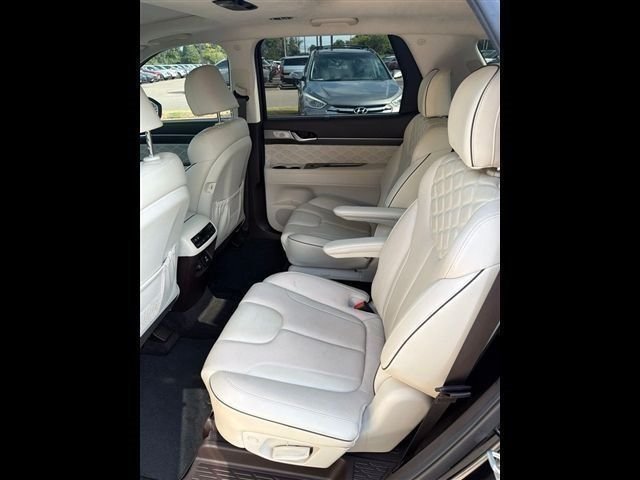 Used 2020 Black Hyundai Limited image 7