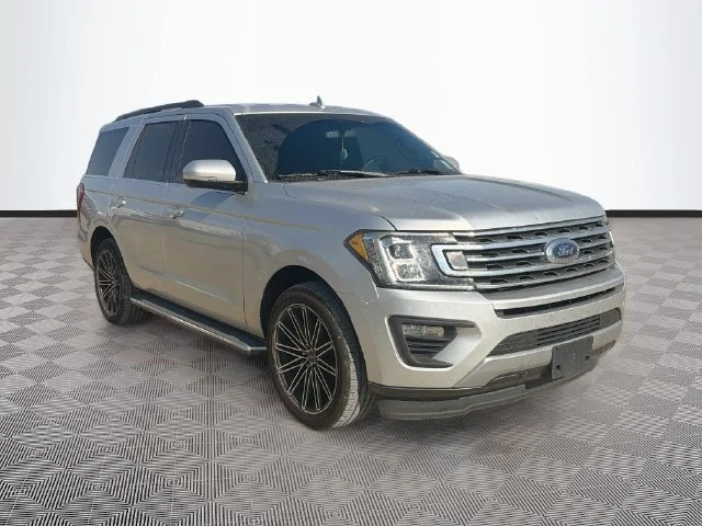 Used 2019 Silver Ford XLT image 1