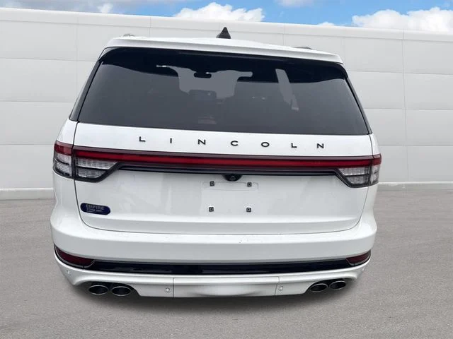 Used 2025 White Lincoln Black Label image 4