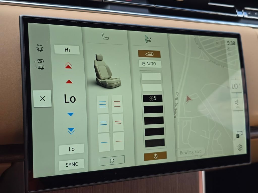 New 2026  Land Rover SE image 31