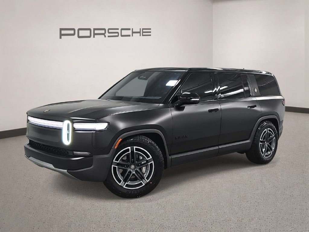2025 Rivian R1S Adventure