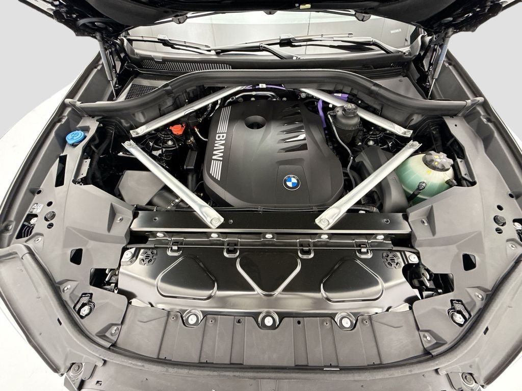 Used 2026 Black Sapphire Metallic BMW xDrive40i image 28