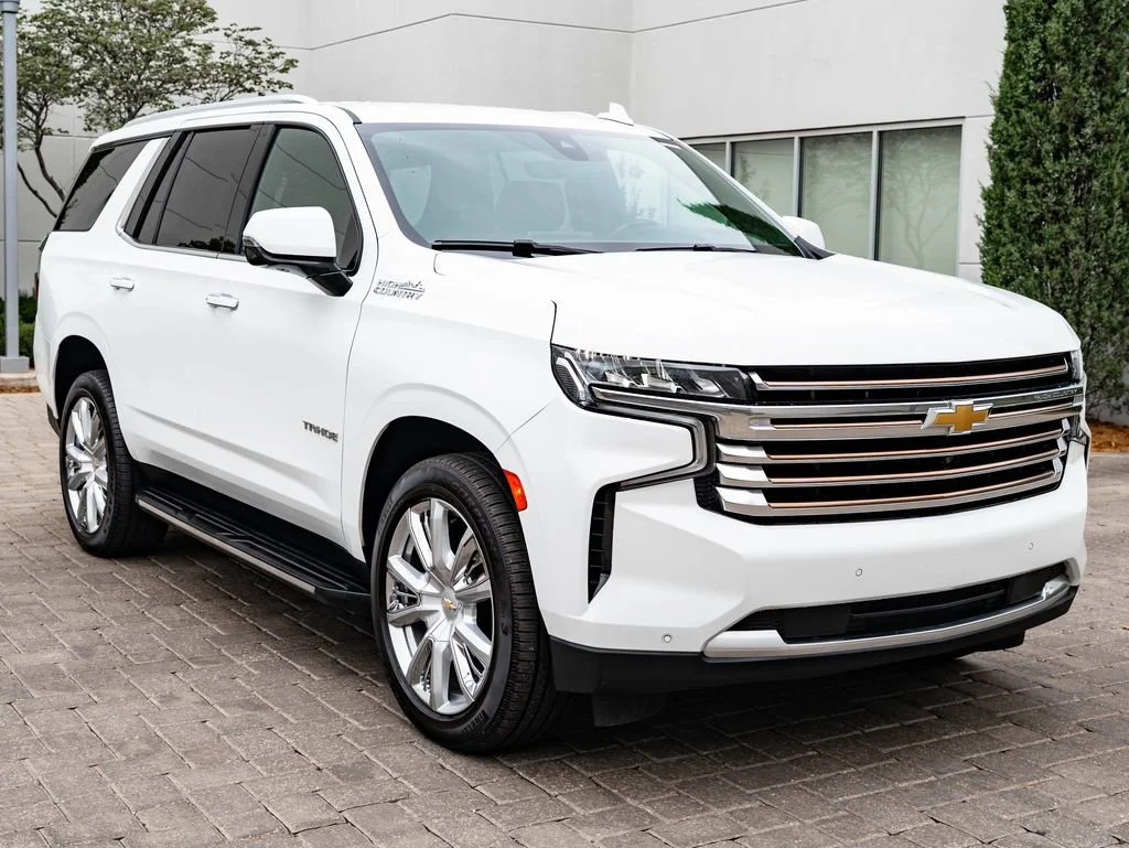 Used 2021 Summit White Chevrolet High Country image 12