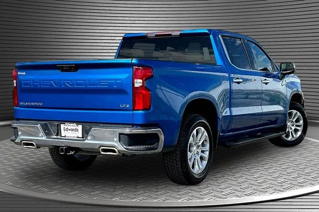 Used 2022 Blue Chevrolet LTZ image 6