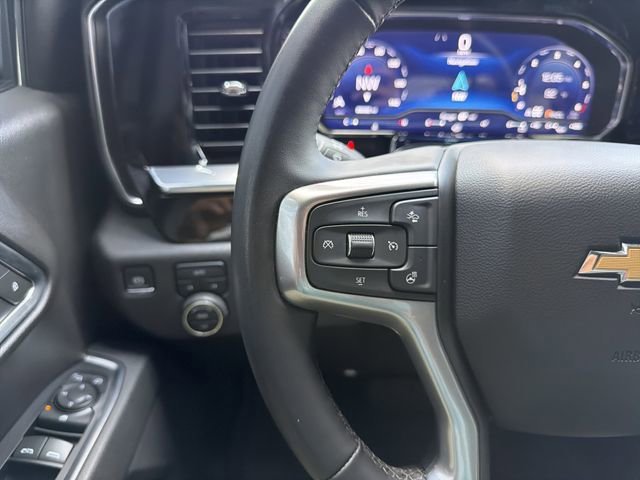 Used 2025 Summit White Chevrolet LT image 29